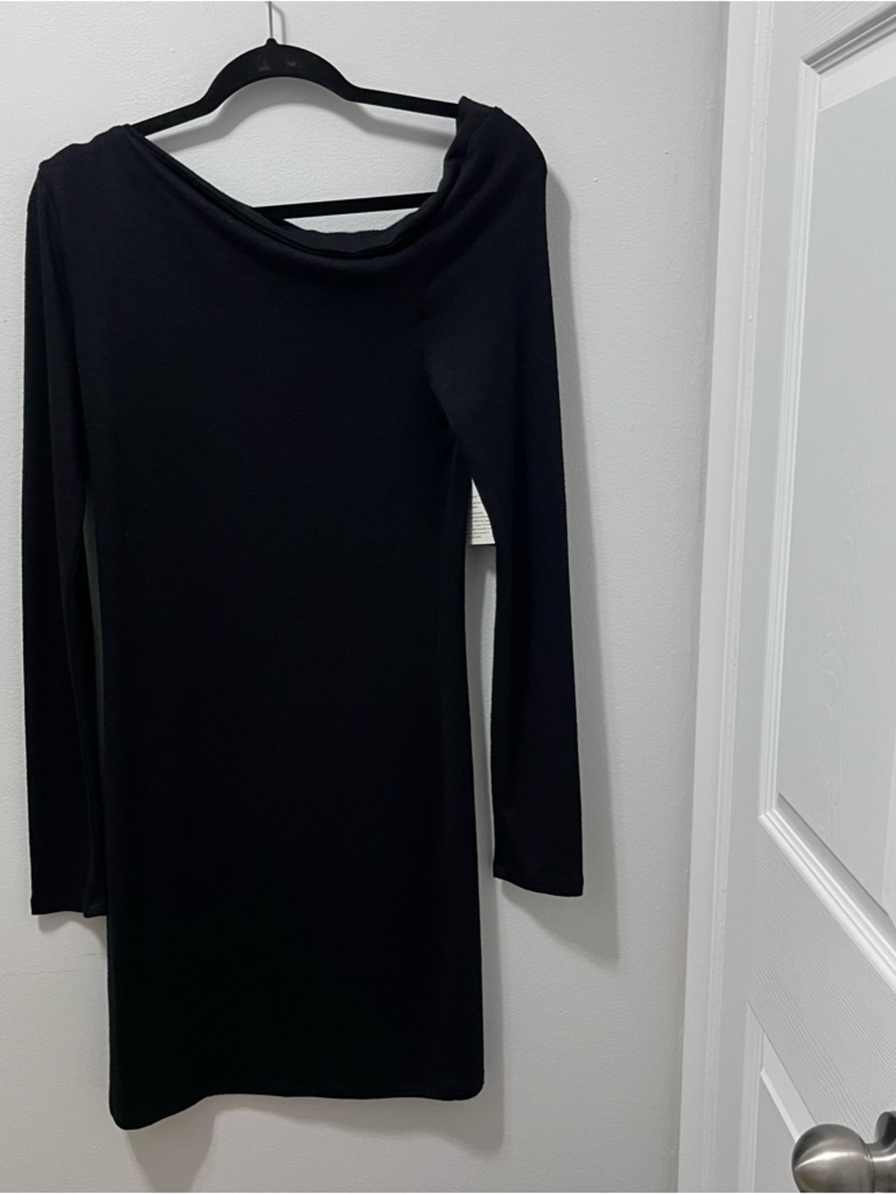 NWT Wilfred Free Legge Dress – Black Off-the-Shoulder Mini Dress – Size Medium - Picture 8 of 12
